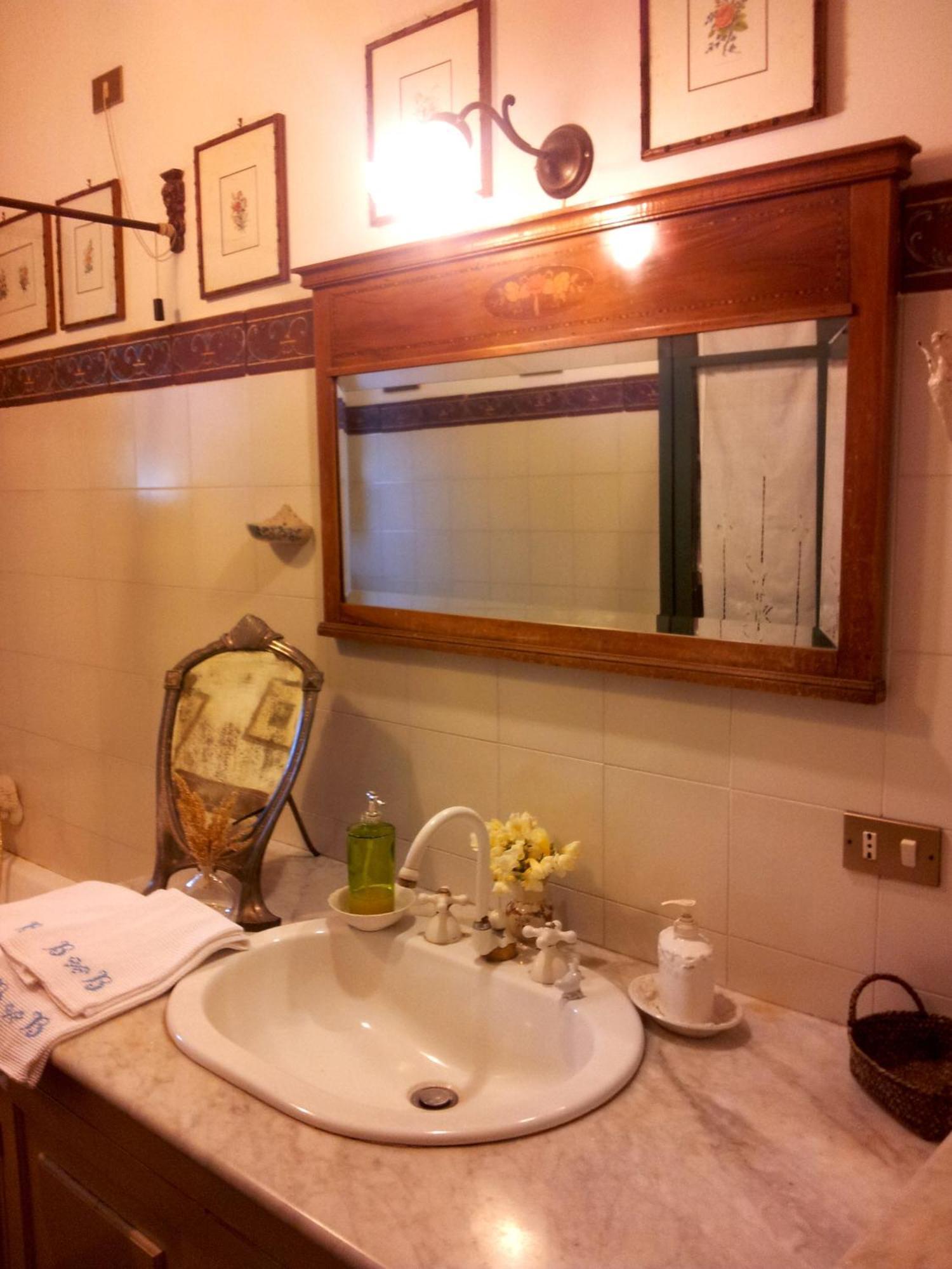 Relais De Charme - B&B Short Lets La Casa Di Francesca Sant'Agata Li Battiati Szoba fotó