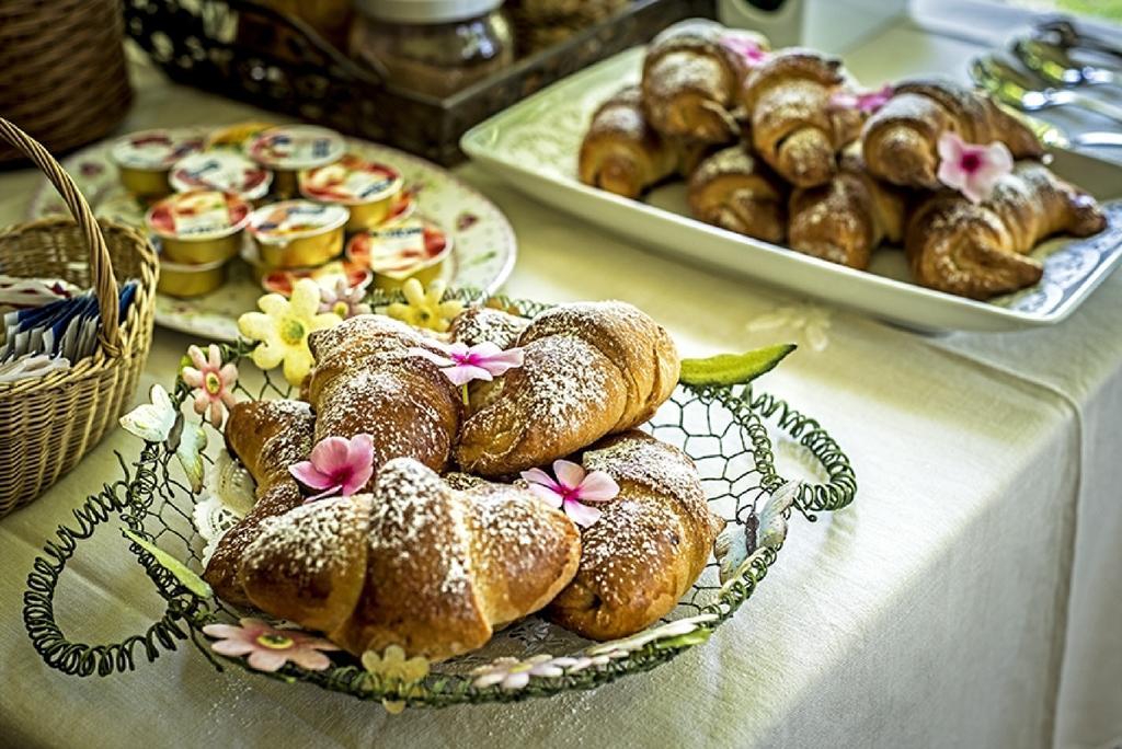 Relais De Charme - B&B Short Lets La Casa Di Francesca Sant'Agata Li Battiati Kültér fotó
