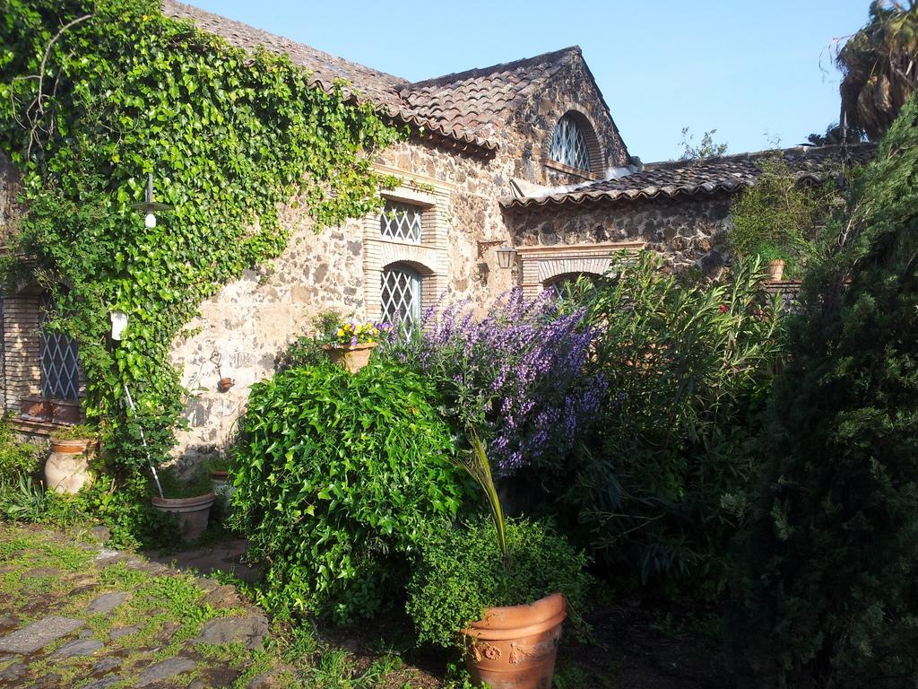 Relais De Charme - B&B Short Lets La Casa Di Francesca Sant'Agata Li Battiati Kültér fotó